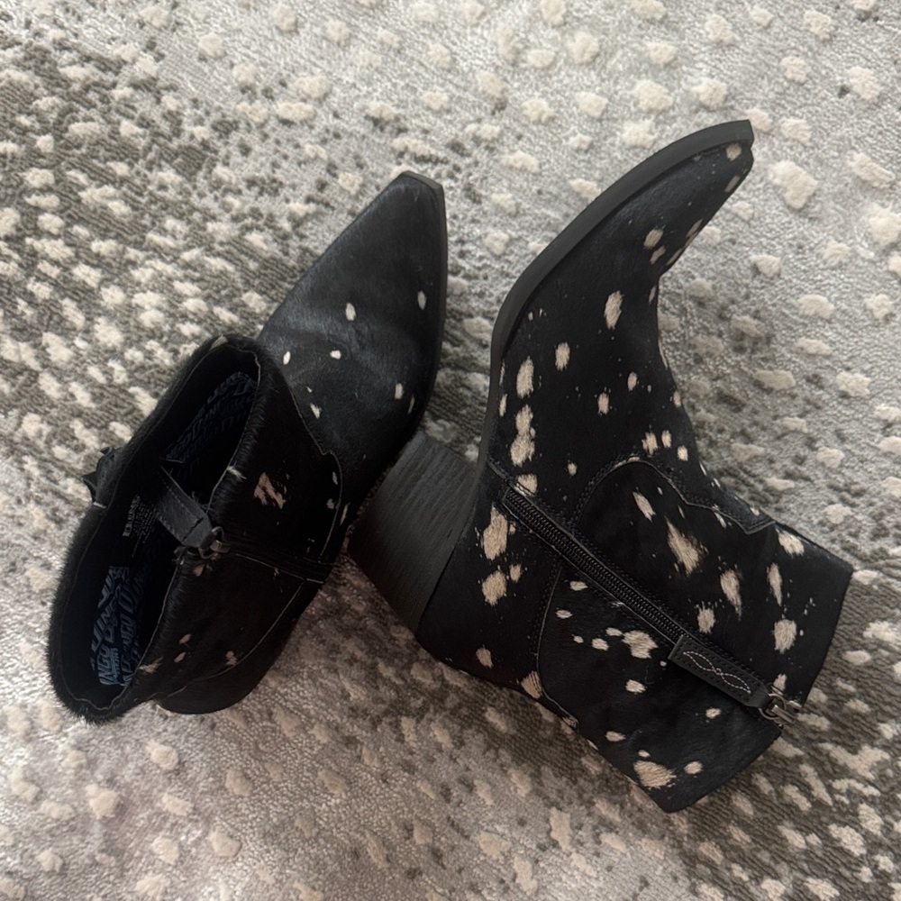 Dingo Black and White Heeled Boots